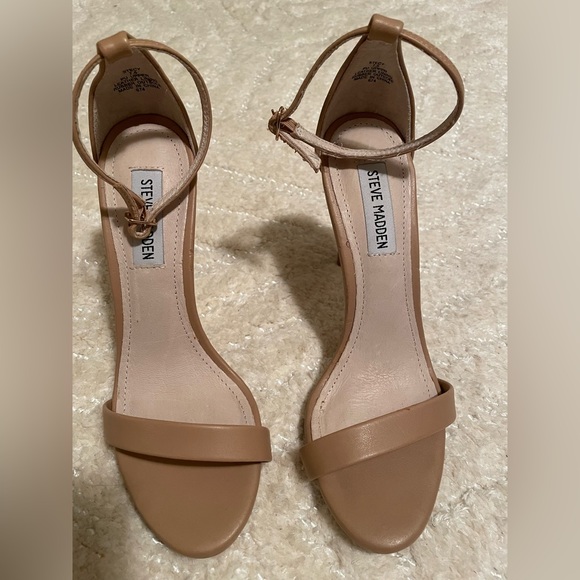 Beige Steve Madden heels - Picture 1 of 5